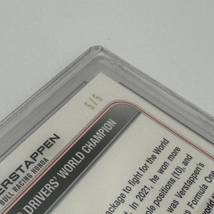 PSA 8 - 5/5 Red - Max Verstappen #196 - 2022 Chrome Sapphire